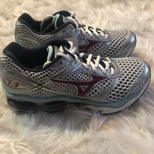 NEW Mizuno Wave Creation 13 Women’s Size 8.5